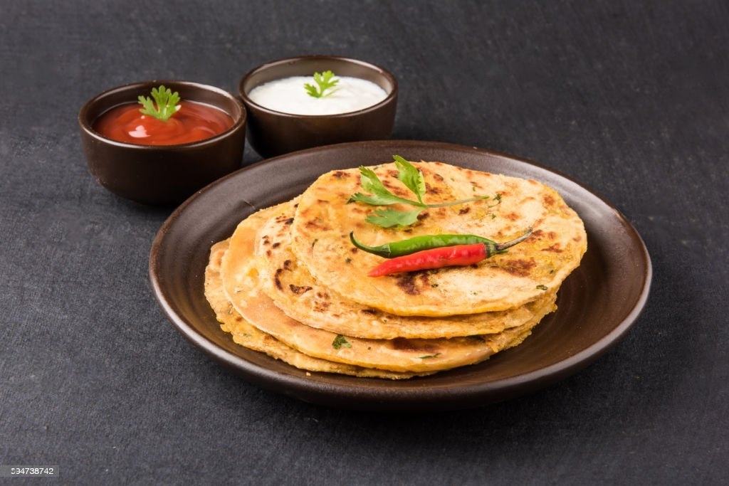 aalu paratha 2pcs with curd & pickle